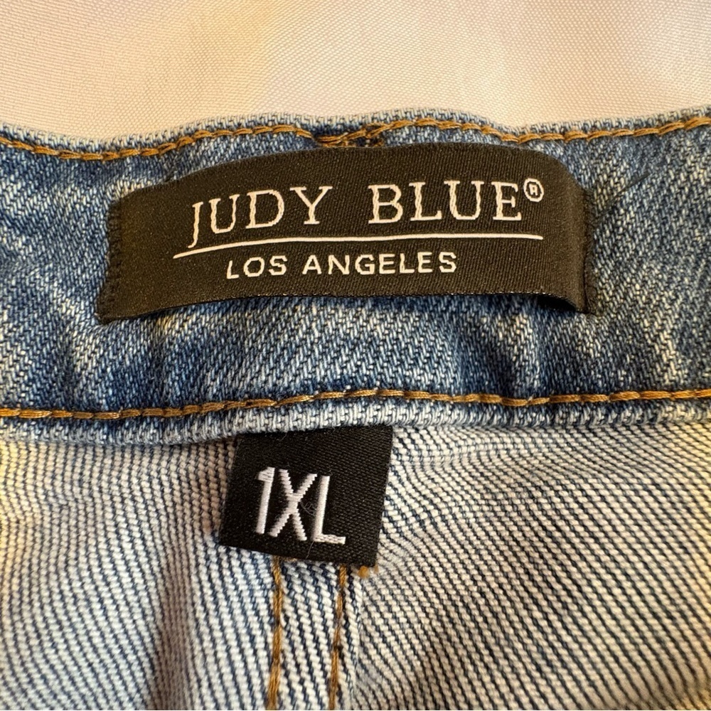 NWOT Judy Blue 1XL Blue Distressed Jean Shorts - Picture 7 of 9